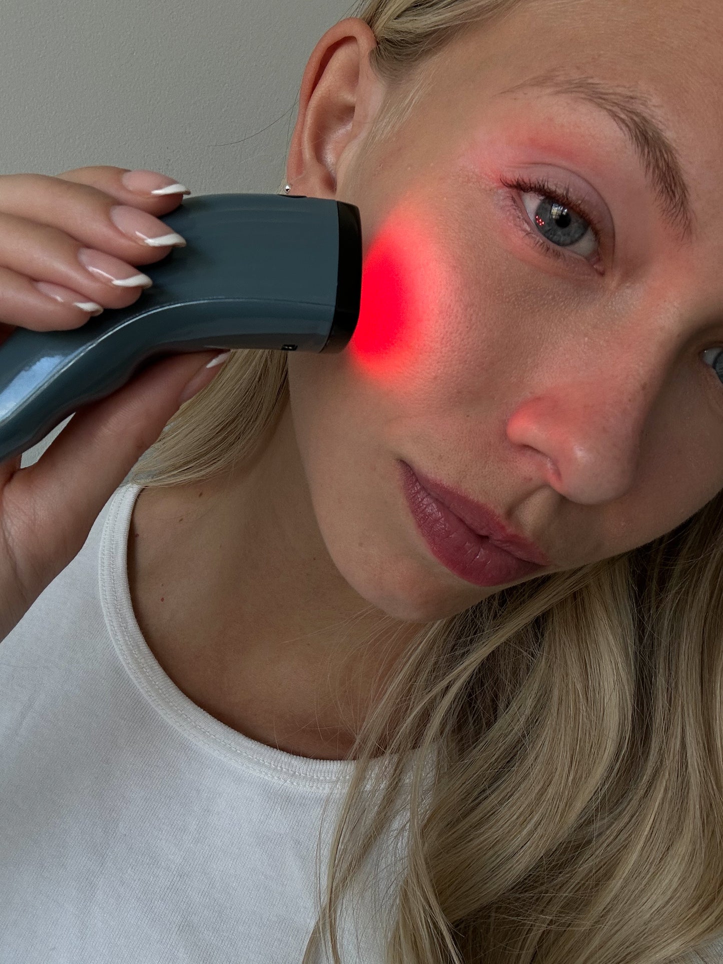 Dual Light Acne Pen — Blue & Red LED Therapy– Glowaro™